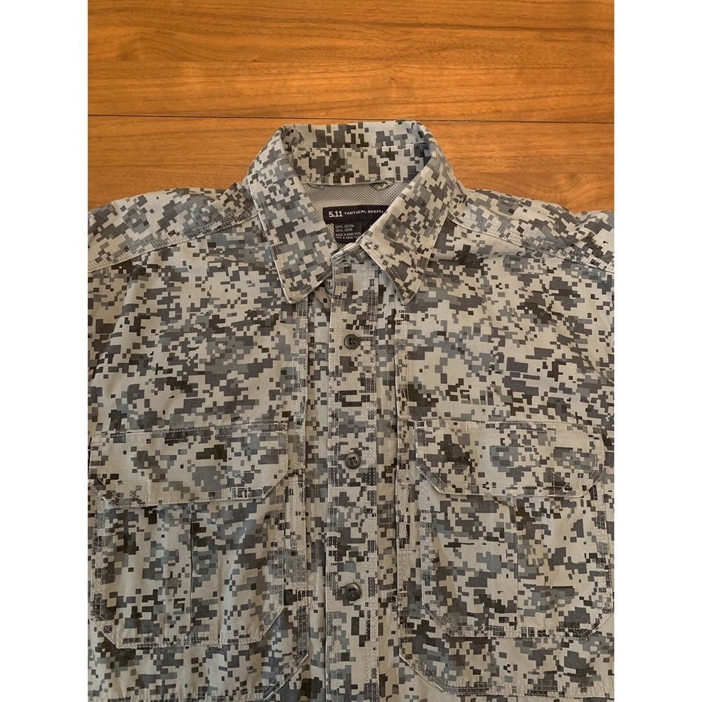 Vintage 511 Tactical Button Up Shirt Mens M Desert Gray Digital Camo Long Sleeve